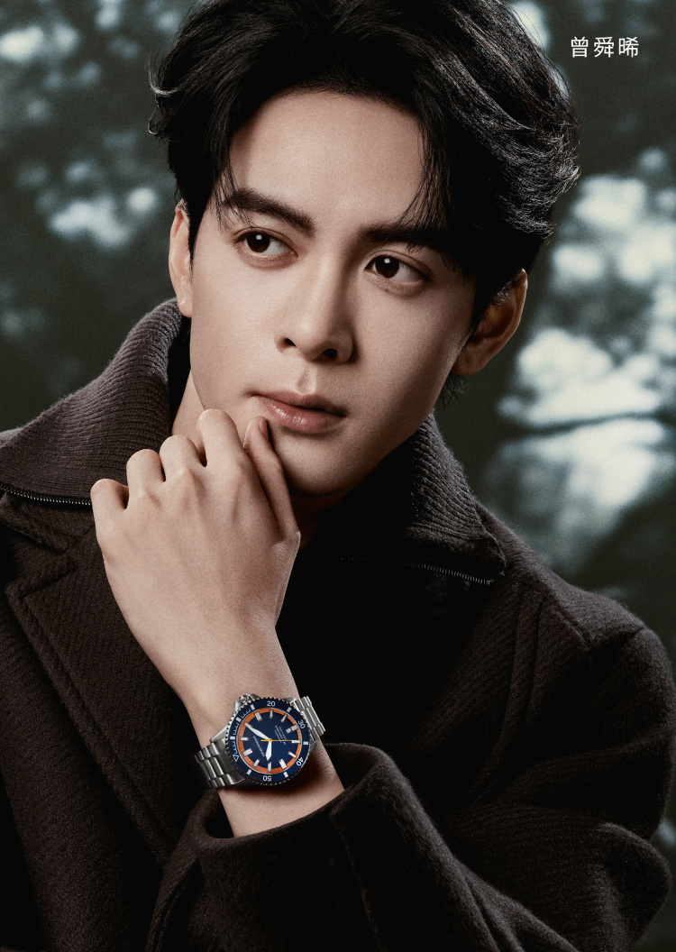 Emporio Armani 曾舜晞同款男士夜光大表盘钢带运动机械腕表